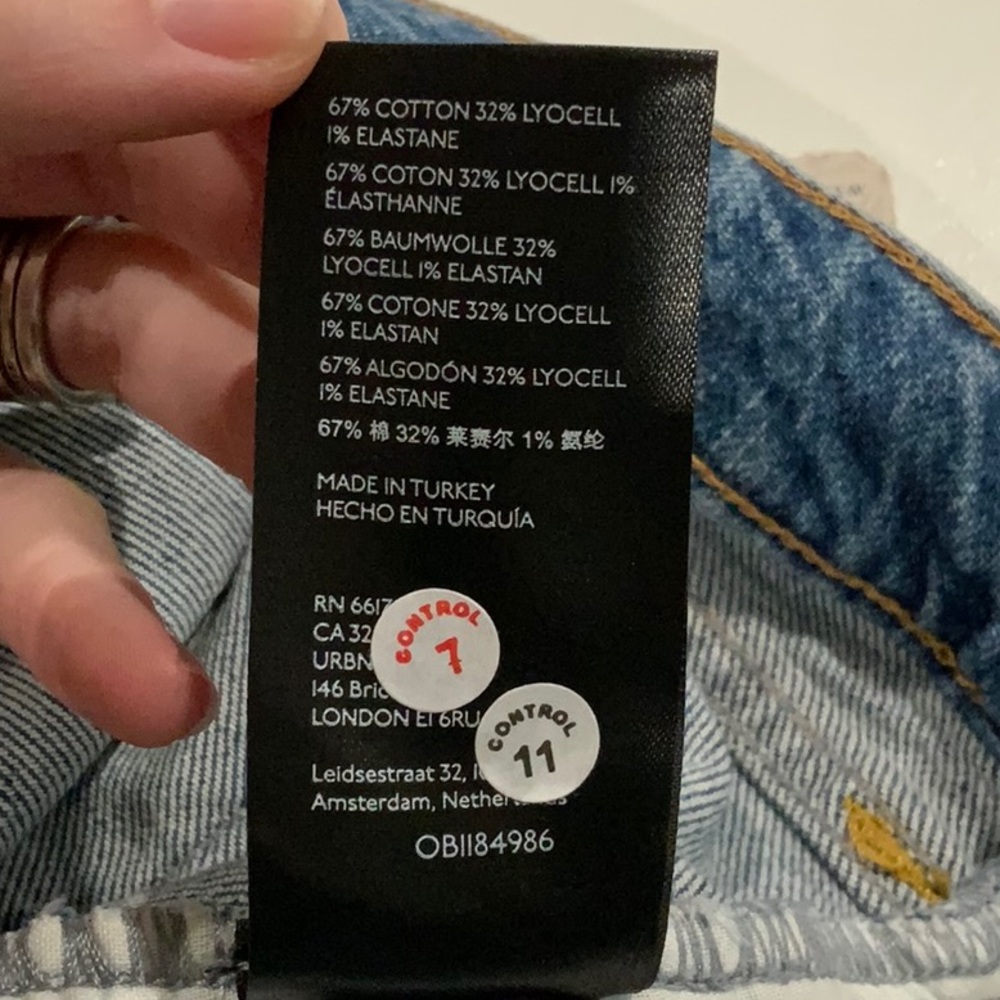 We The Free Distressed Straight Leg Jeans NWT Bin A9 - Picture 10 of 11